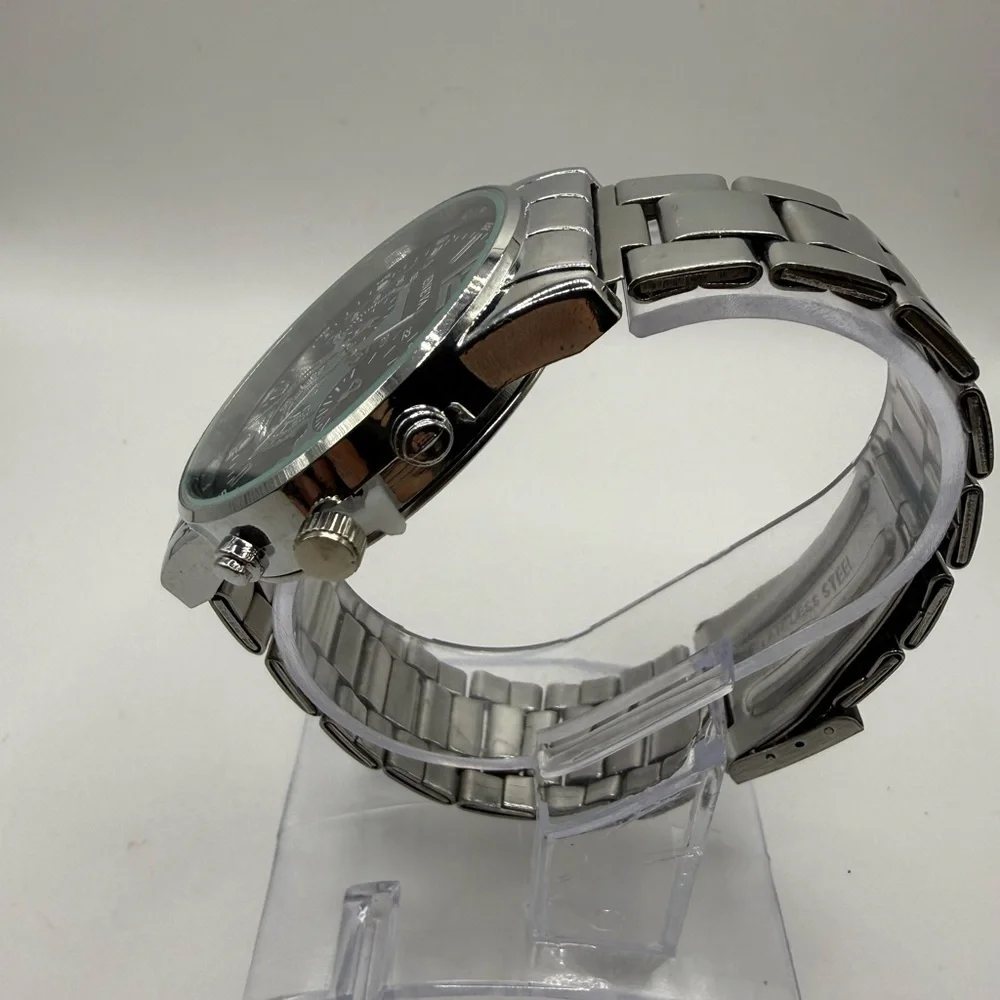 Geneva Silver Band Chronograph Dial 42mm Men's Quartz Watch (New Battery)